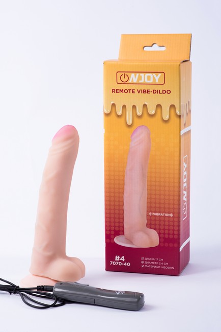 Реалистичный вибратор на присоске из кибер-кожи с выносным пультом Onjoy Remote Vibe-Dildo #4 (10 режимов)